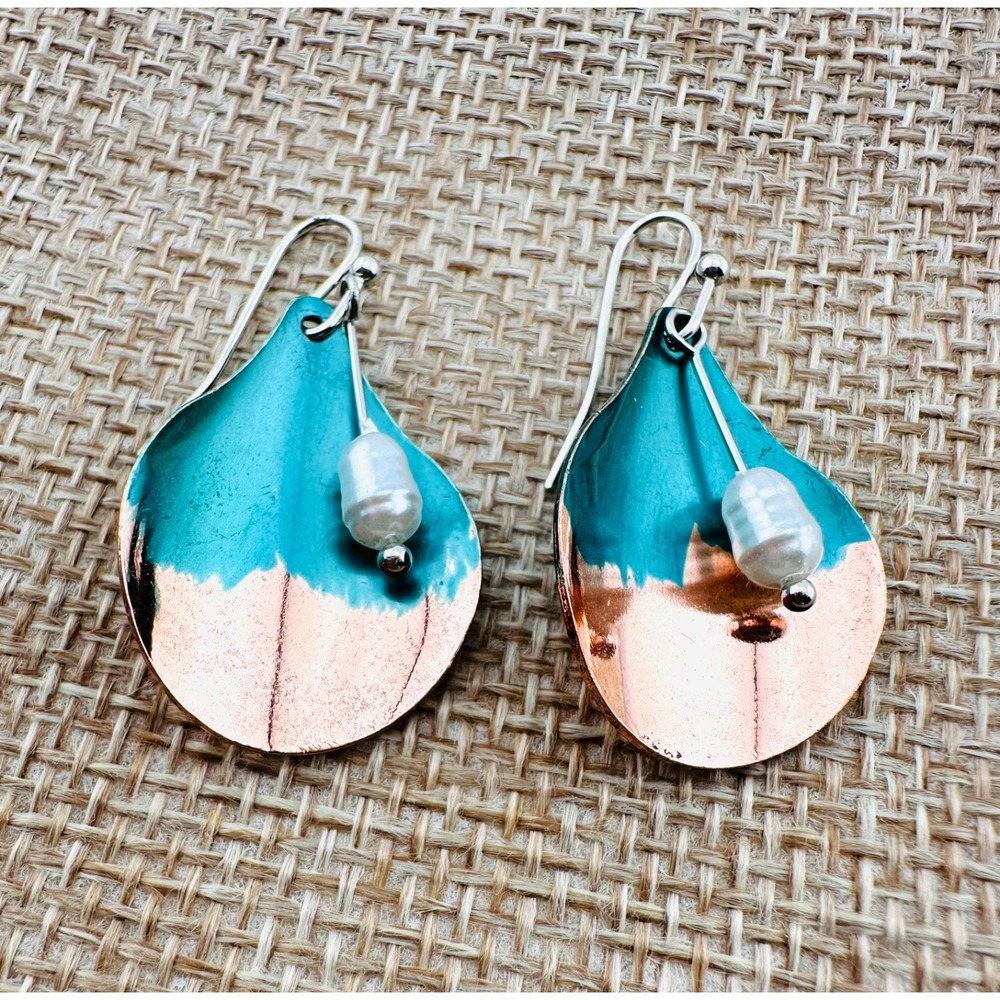Copper Alloy Teardrop‎ Earrings with a Faux Freshwater Pearl
